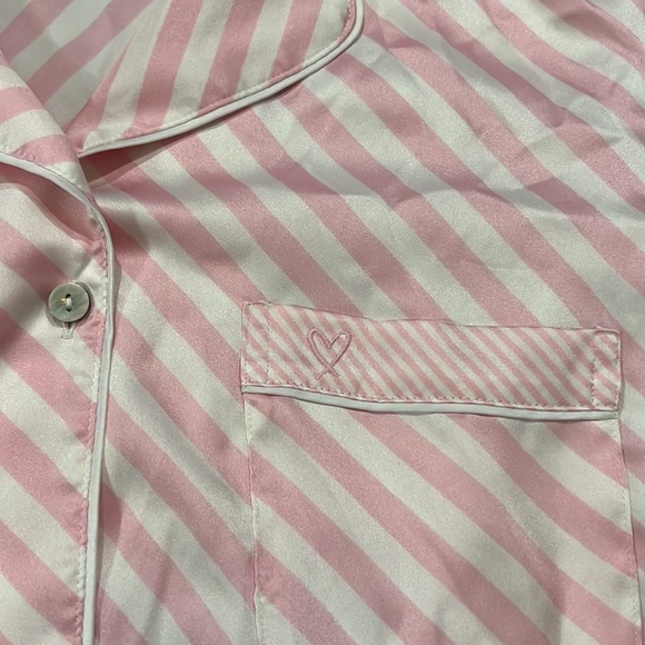 2 Victorias Secret After Hours Satin like Pj Tops - Picture 10 of 12